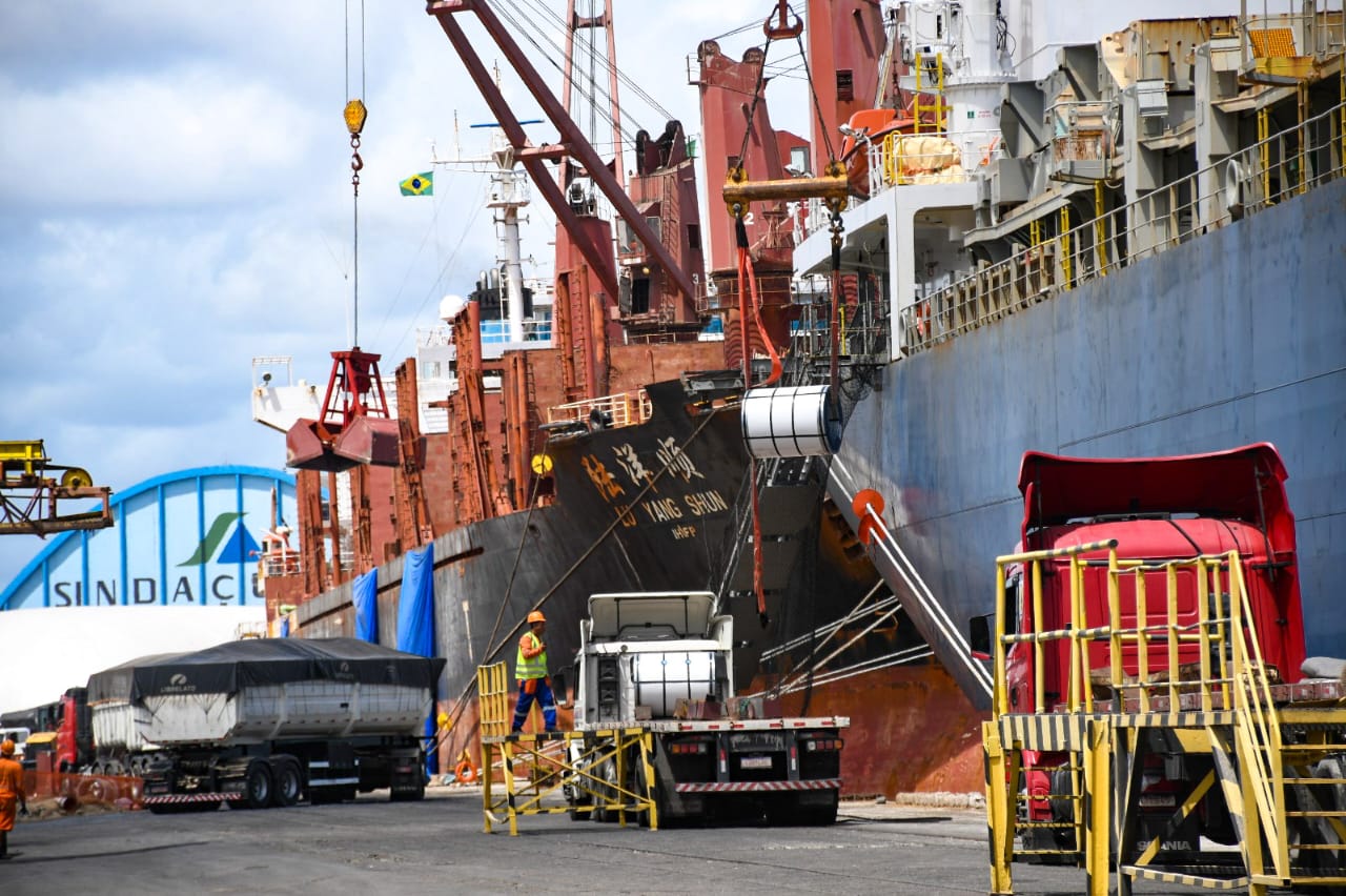 Porto do Recife cresce quase 50% no biênio 23/24