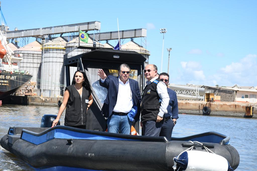 Porto do Recife recebe visita de diretor da Antaq