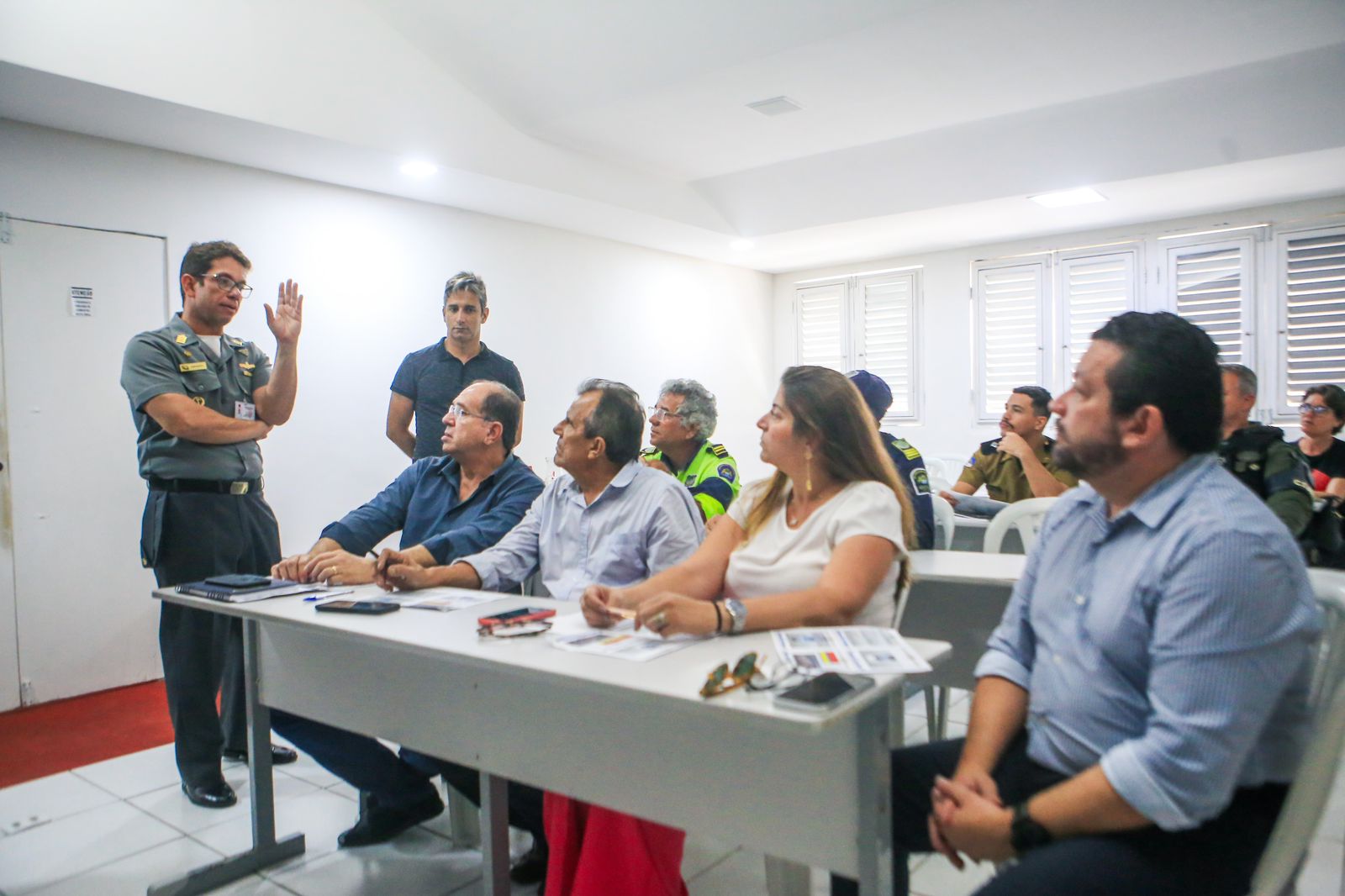 Porto do Recife e autoridades debatem planejamento para visitação a barcos da Marinha