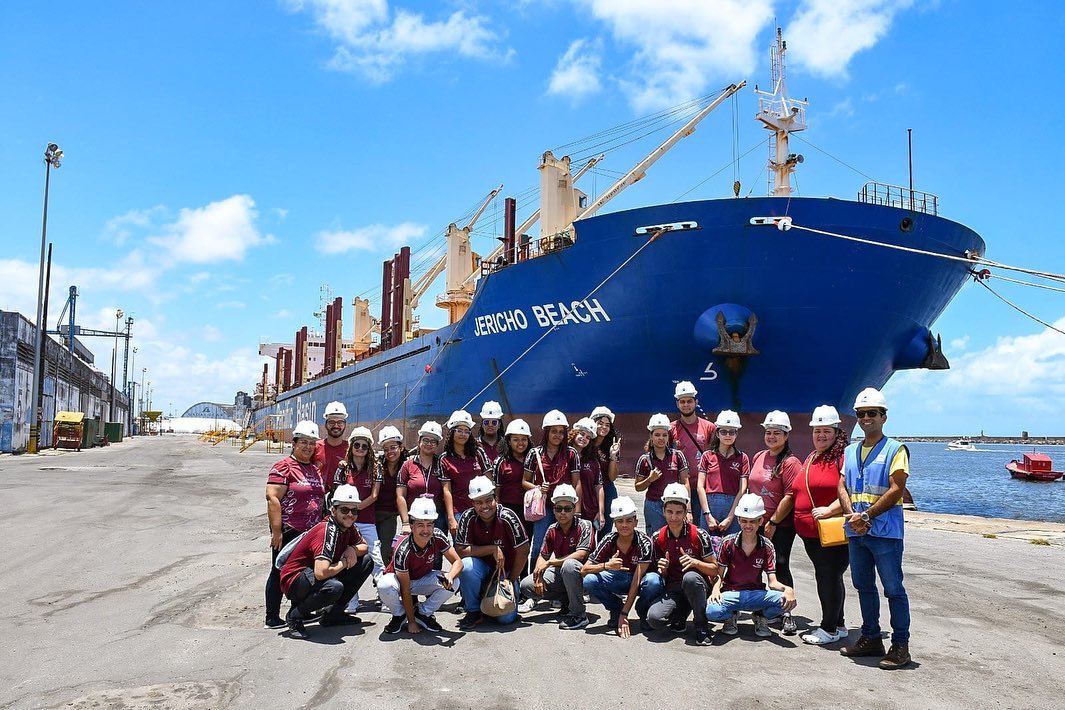 Porto do Recife recebe visita de alunos do Instituto Raquel de Queiroz