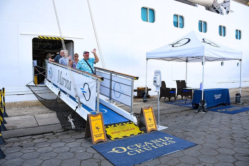 Navio Marina atraca no Porto do Recife na temporada de cruzeiros
