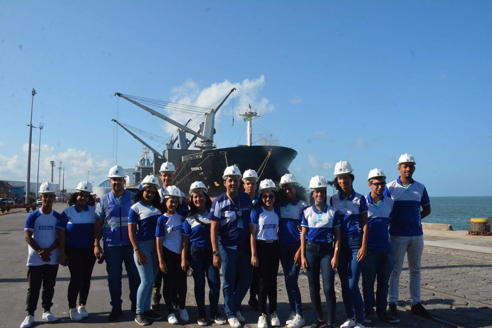 Alunos de Logística do Senai visitam o Porto do Recife