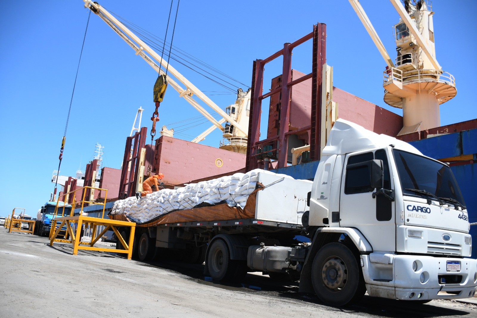 Movimentação recorde no Porto do Recife