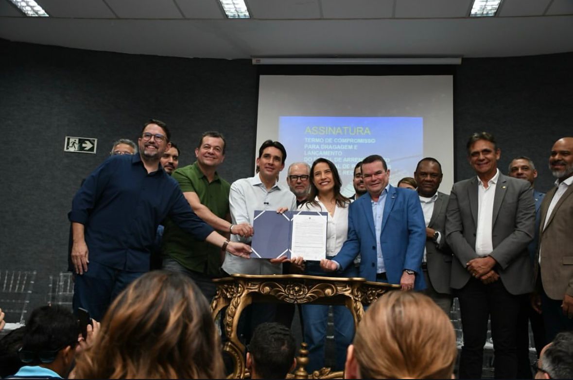 Assinada ordem de serviço para dragagem do Porto do Recife