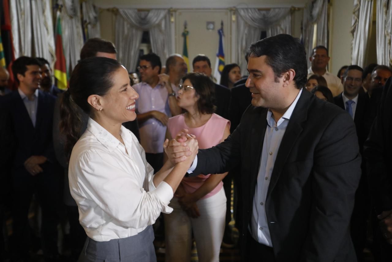 Governadora Raquel Lyra empossa novo presidente do Porto do Recife